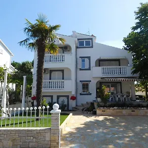 Apartment Lucija, Pula