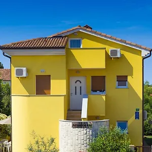 apartments-manuela.pula-hotels.org/